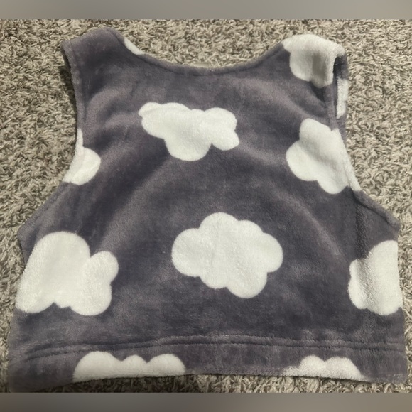 SHEIN Women’s Could Print Two Piece Pajama Set With Crop Tank Top & Shorts - Picture 3 of 7